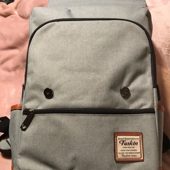 Feskin Trends Vintage Type Laptop Backpack w/USB Charging Port/Lowest Price - Picture 3 of 12
